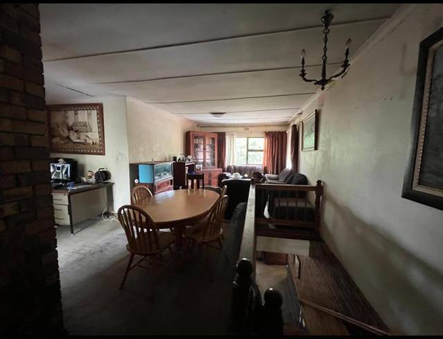 8 BEDROOM HOUSE FOR SALE IN GERMISTON SOUTH